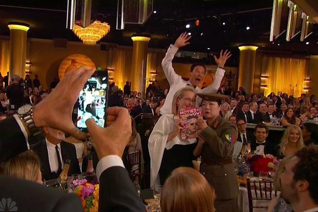 Meryl Streep gets photobombed by Benedict Cumberbatch