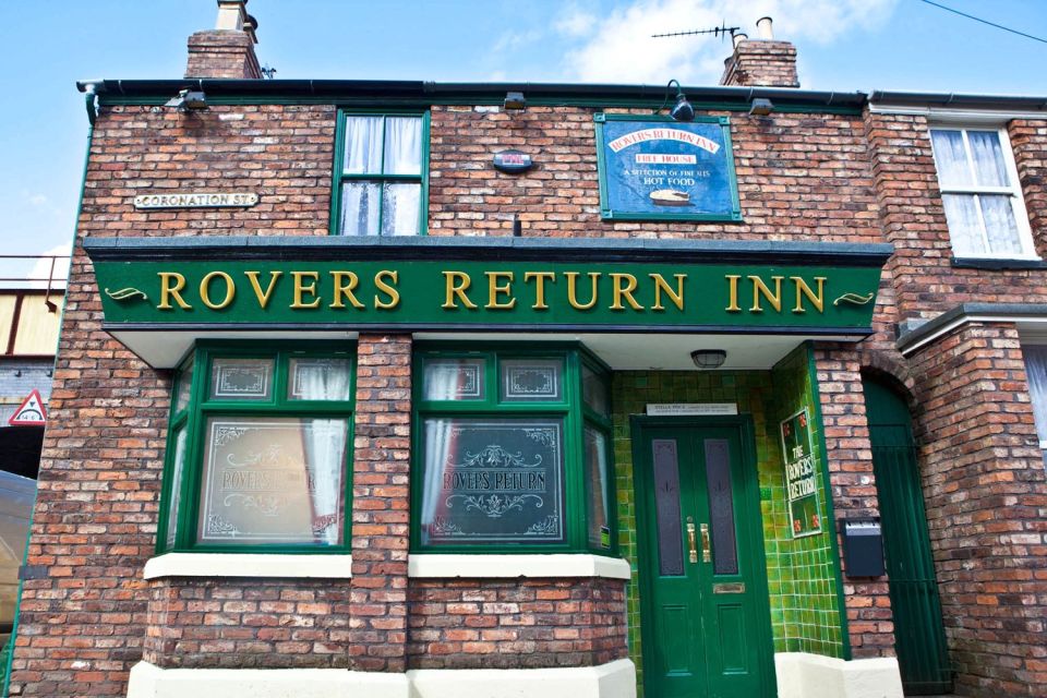 Everyone will gather at the Rovers Return waiting for Deirdre 