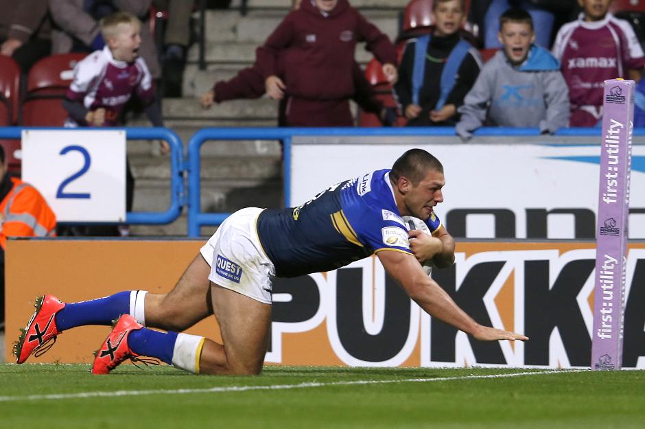 Ryan Hall sgrabbed a crucial last-minute try