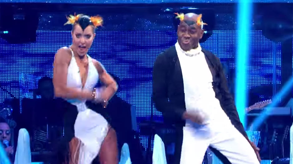 Ainsley Harriott and Natalie Lowe Cha Cha to 'Boogie Wonderland'