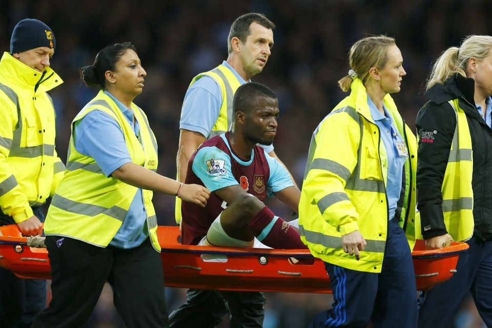  Enner Valencia seriously cut his toe stepping on a broken cup