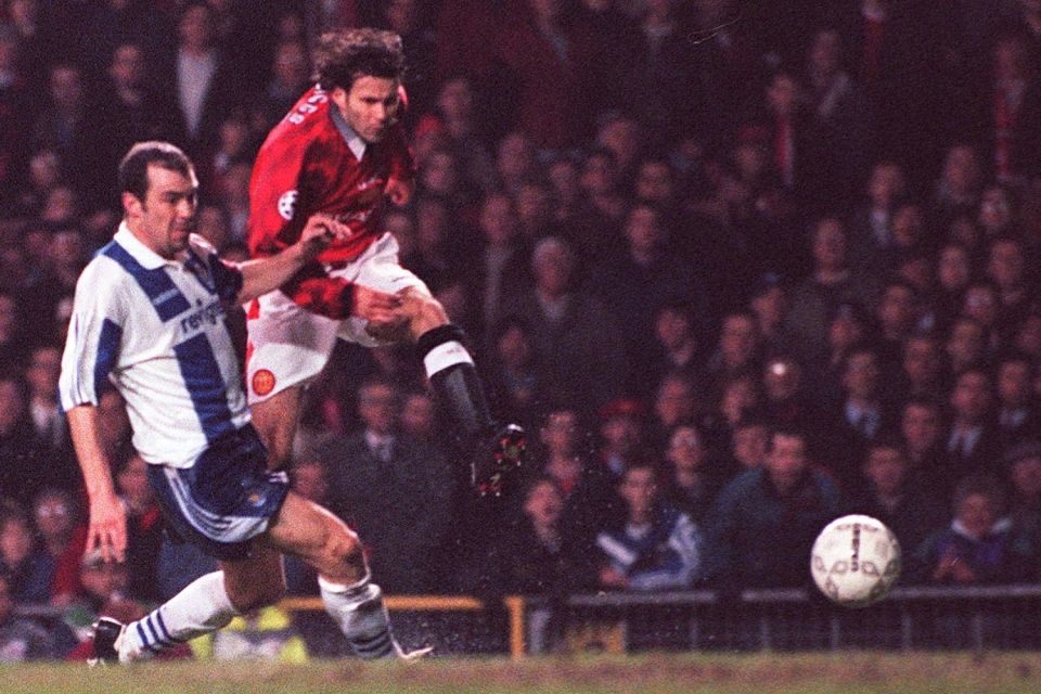 Ryan Giggs nets a Champions League goal for Manchester United against Porto 19 years ago