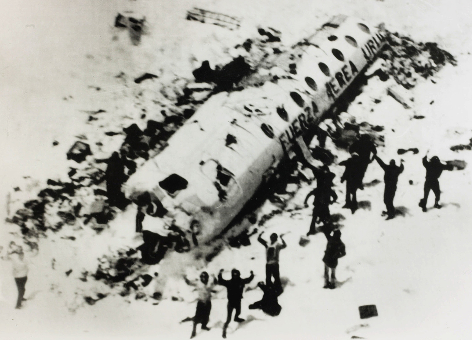 People, Transport, Aviation Disasters pic: December 1972, Survivors from the 'Andes Flight Disaster' wait to be rescued, On 13th October 1972 a Uruguay Air Force plane crashed in the mountains close to the Chile / Argentina border, those left alive, after many days without food are thought to have survived by resorting to cannibalism.