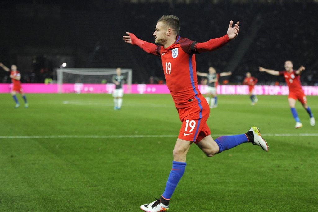  Jamie Vardy celebrates his wondergoal at the Olympic Stadium in Berlin