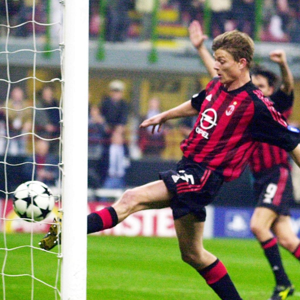  Jon Dahl Tomasson's last gasp strike eliminates Ajax from the Champions League and Ibrahimovic tastes Euro heartbreak