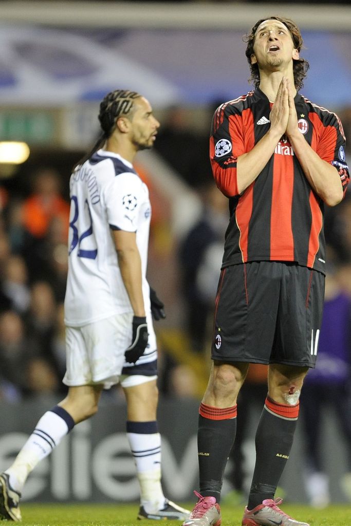  Zlatan Ibrahimovic rues a missed chance as Milan are eliminated by Tottenham in Spurs' debut Champs Lge season