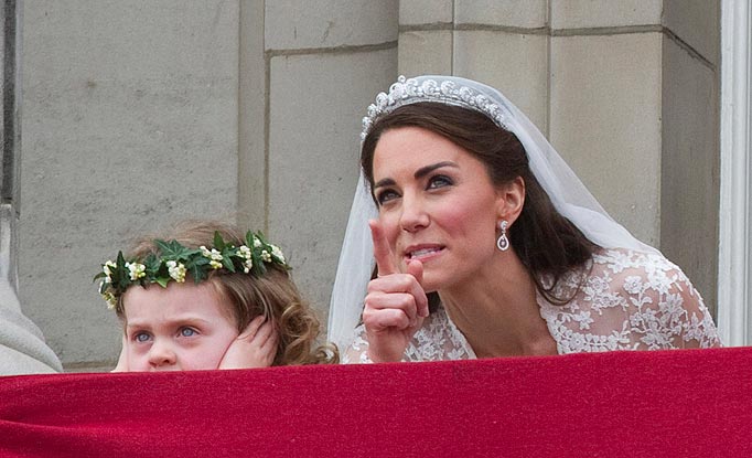 THE DUKE AND DUCHESS OF CAMBRIDGE ON THE BALCONY AT BUCKINGHAM PALACE