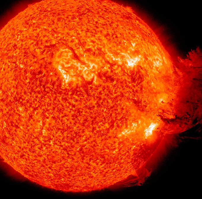  A massive flare explodes out of the sun in an incredible NASA picture...but could this be Earth is less than 600 years time?