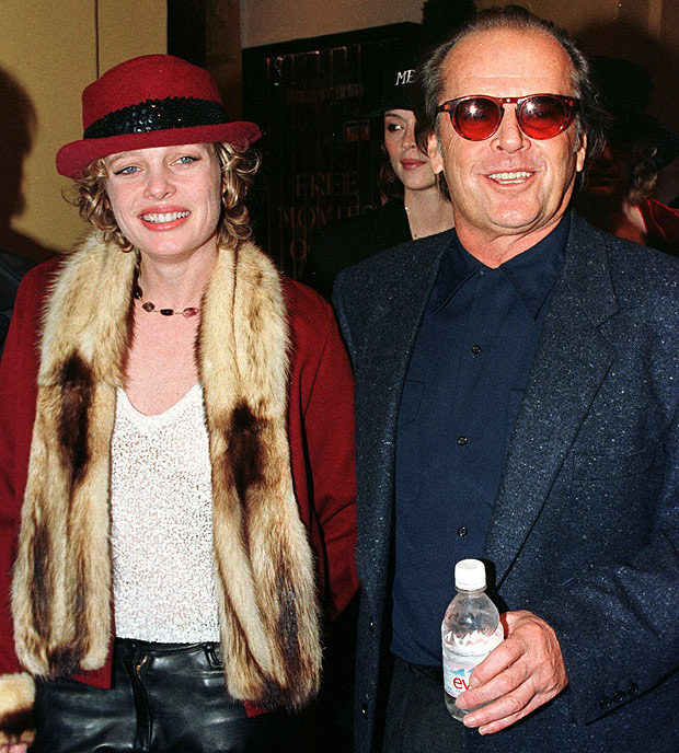 LAB03:LOS ANGELES,CALIFORNIA,7DEC97 - Actor Jack Nicholson, star of the new film "As Good As It Gets", arrives with girlfriend Rebecca Broussard for the film's premiere December 6 in Los Angeles. Nicholson portrays a romance novelist suffering from obsessive-compulsive disorder and Helen Hunt plays a waitress who befriends Nicholson's character. The film opens in the United States on December 25. fsp/Photo by Fred Prouser REUTERS