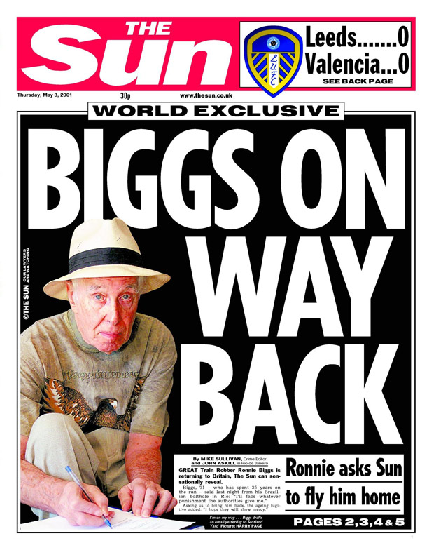 Front and back page of The Sun dated 03.05.2001 with the headline Biggs on way back and the photograph of Ronnie Biggs.