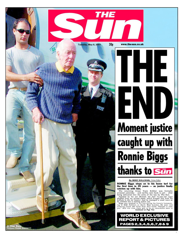 Front and back page of The Irish Sun dated 08.05.2001 with the headline The End and the photograph of Ronnie Biggs, train robber, arrested after landing back in Britain.