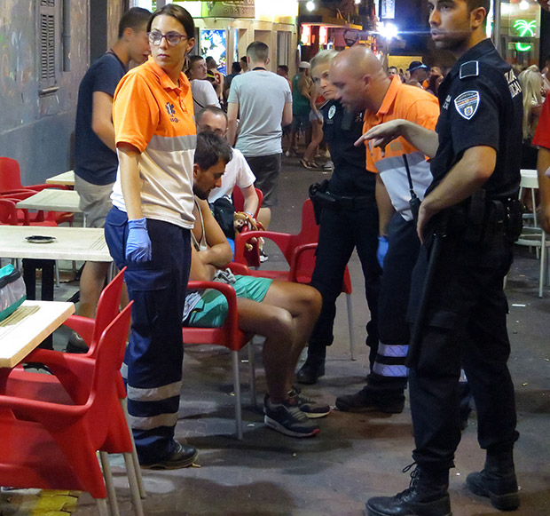 Paramedics deal with drunk/drugged man in the West End of San Antonio