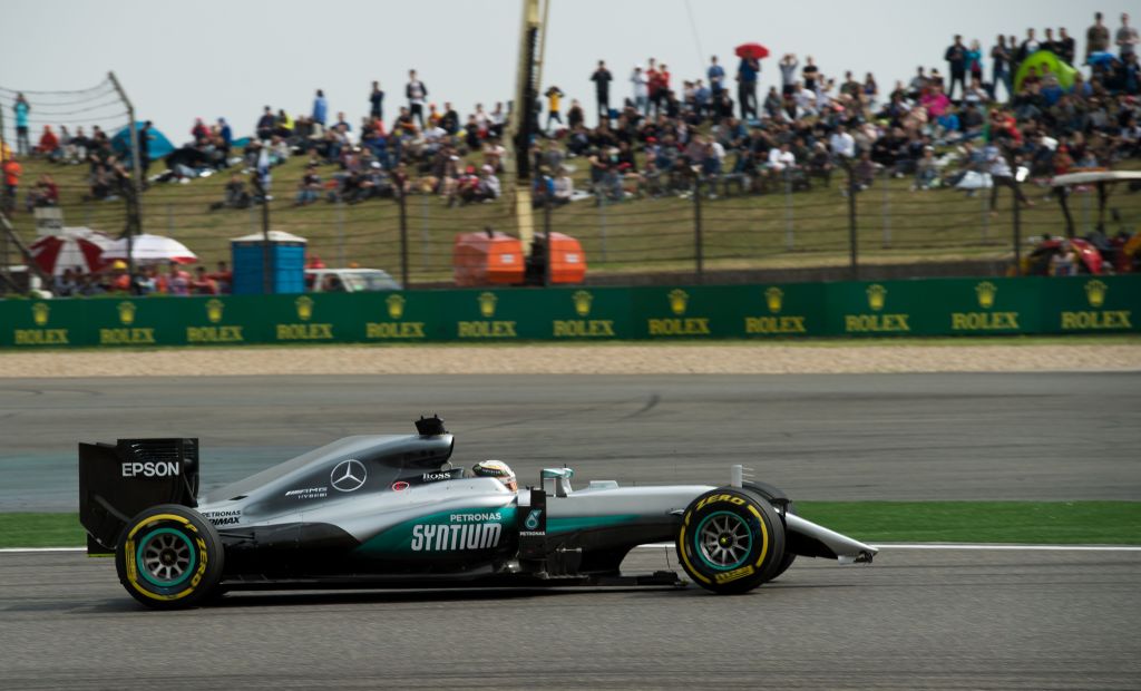  Lewis Hamilton battled his way back to seventh after starting from the back of the grid in Shanghai