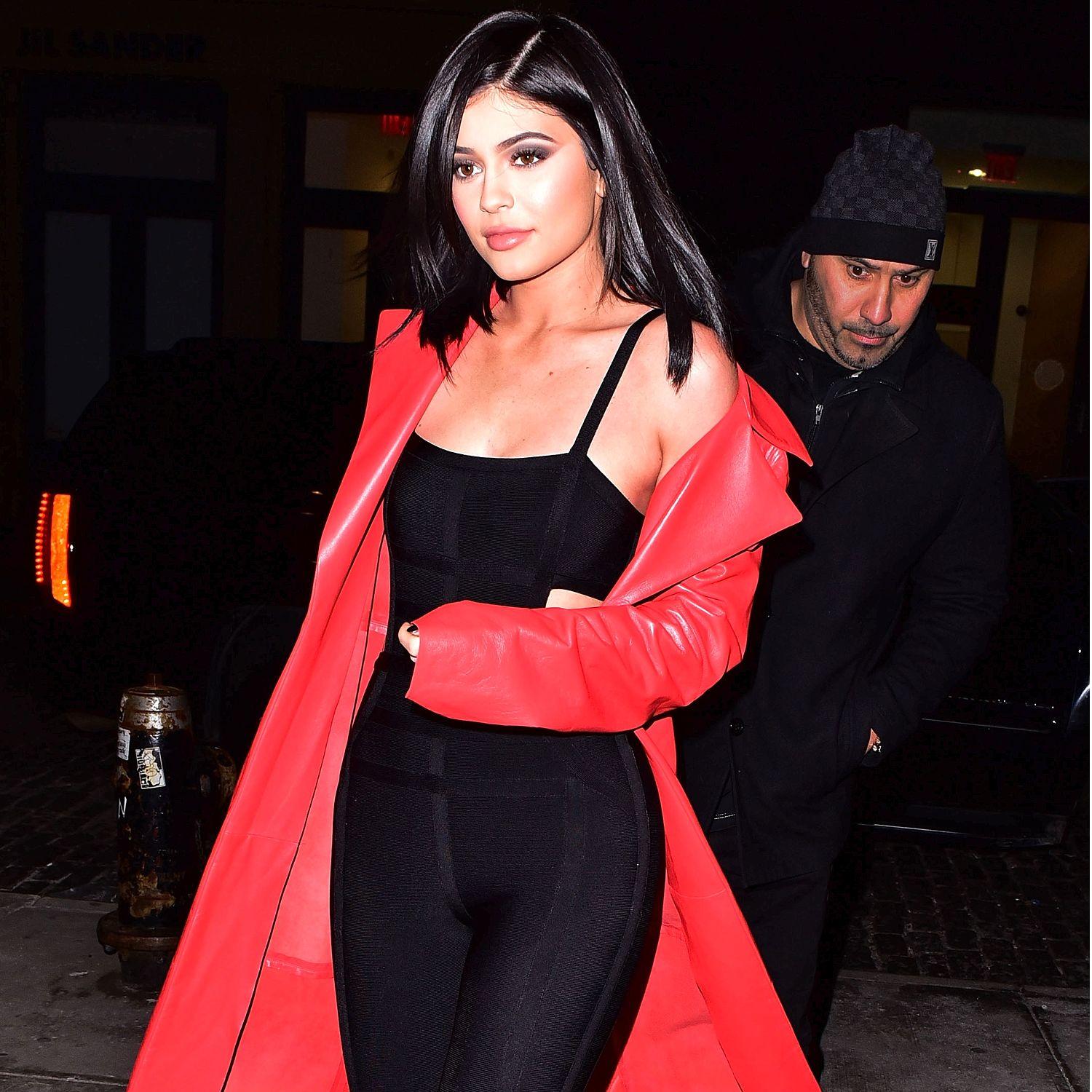 Sun man catches a glimpse of Kylie Jenner