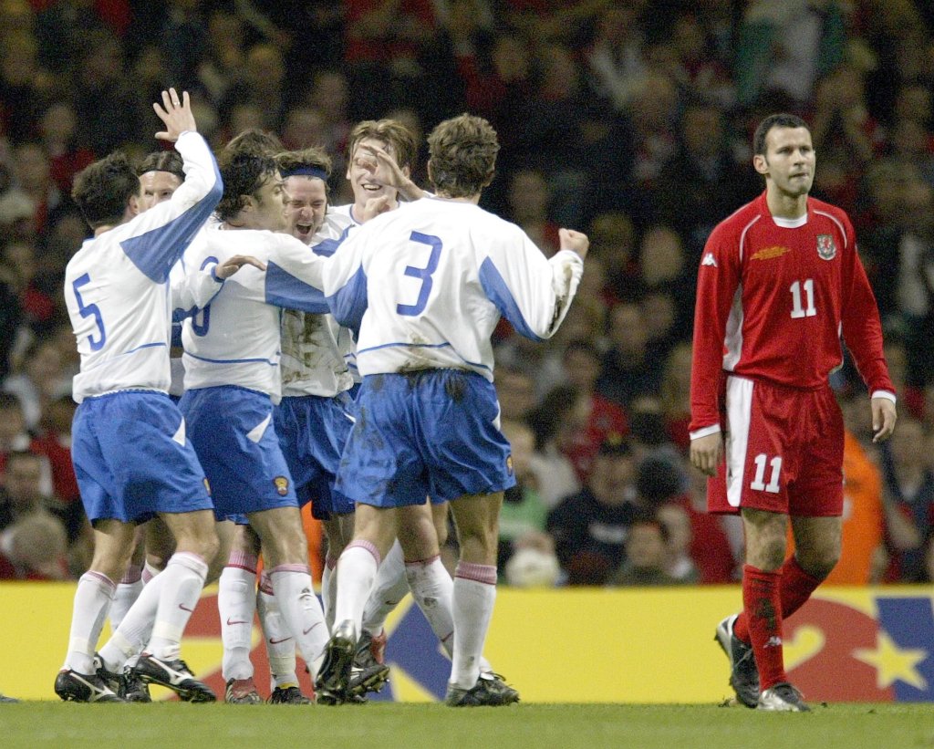  Giggs came incredibly close in 2003 but Russians edged narrow tie in Cardiff