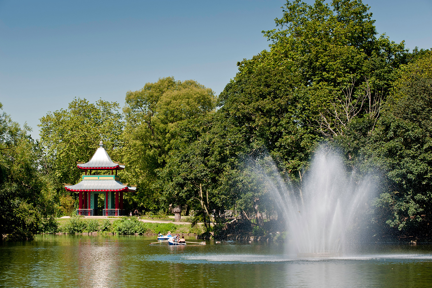  She met 'hitman John' in Victoria Park, Hackney in East London