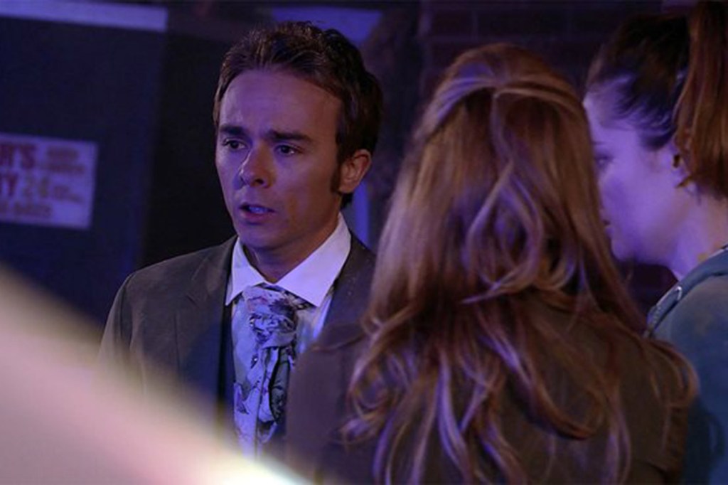  The body will be discovered late at night after a Weatherfield wedding