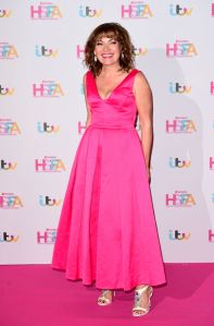 Lorraine wowed in shocking pink