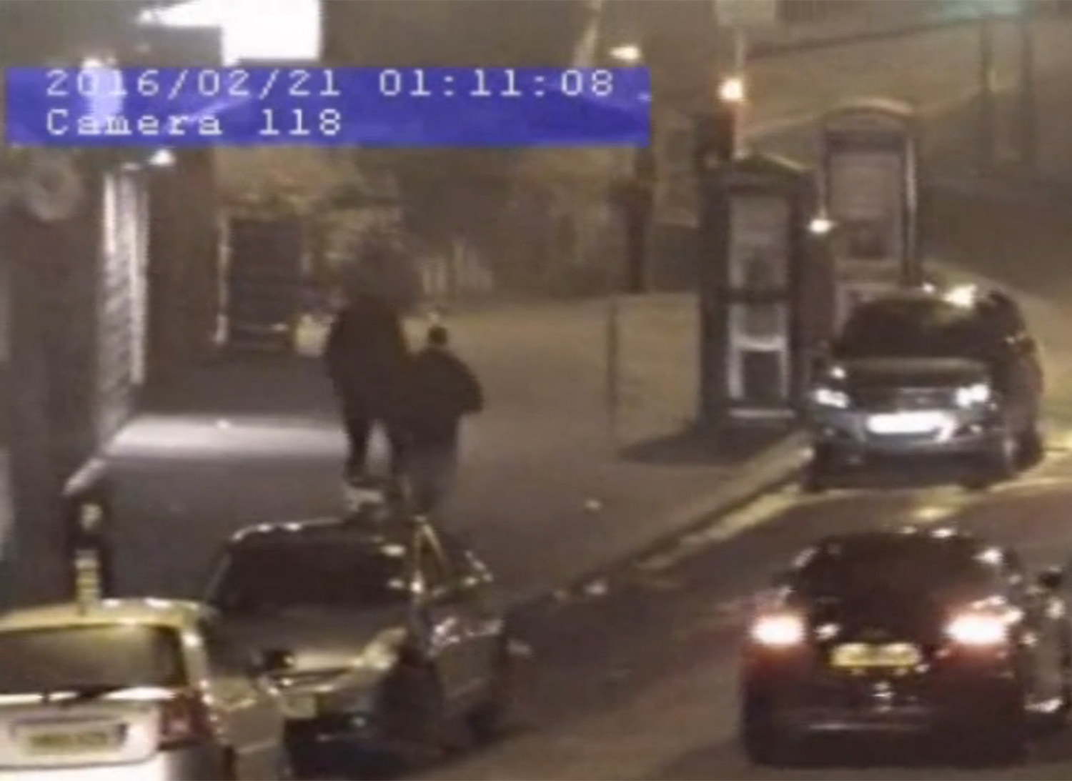  Horrifying CCTV image of a man attacking a passerby has been released