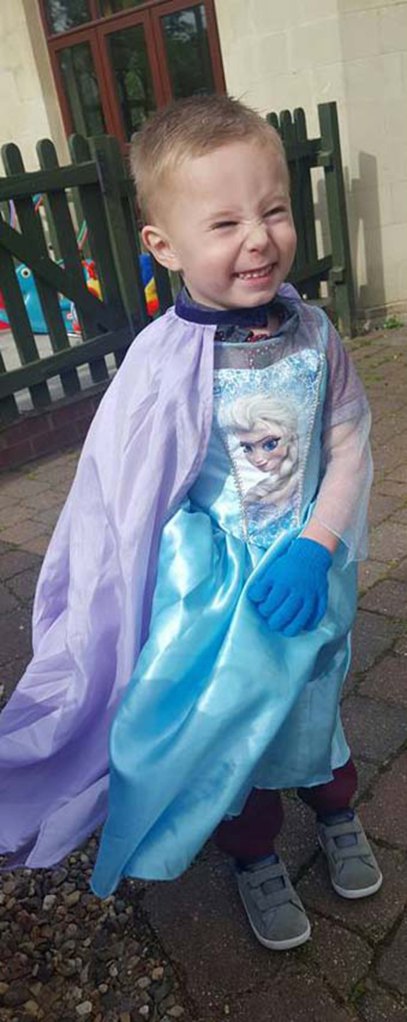  Adorable Zackary wanted to dress up as Elsa to perform Frozen's Let it Go