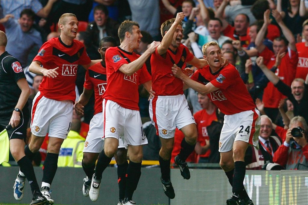  Michael Owen net a sensational late winner to gift Manchester United derby win