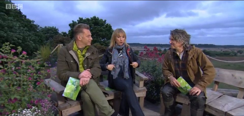 “I don’t want to see you scratching that!”, show host Chris Packham drops another suggestive gag on Springwatch 