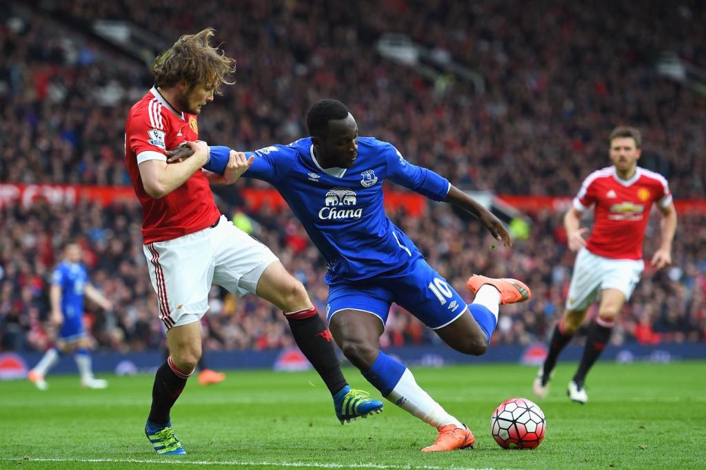 Lukaku in action against Manchester United, one of the clubs chasing his signature