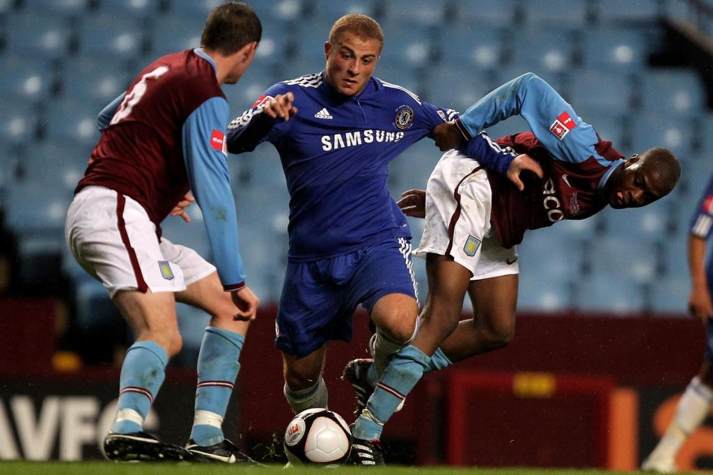  Tore was unable to break into the first-team squad during his time at Chelsea