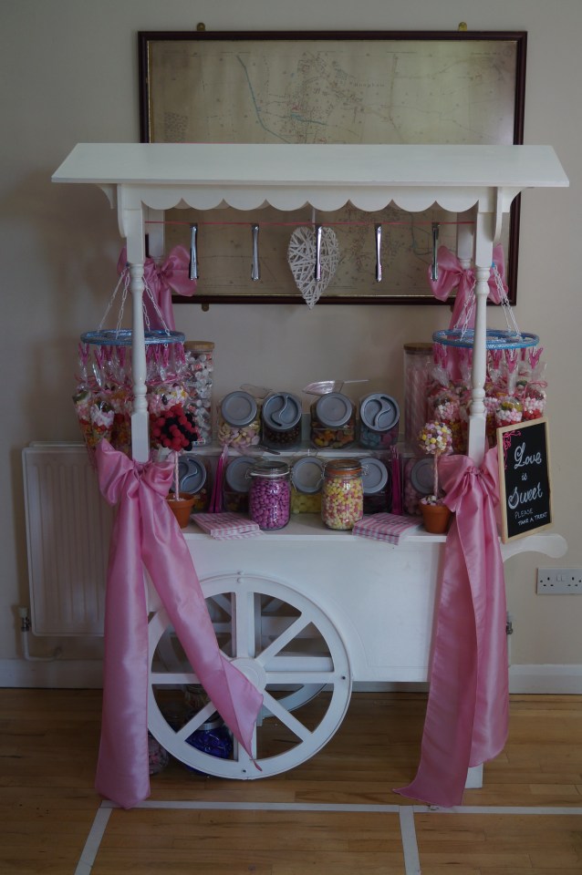  Guests were impressed with Kayleigh's vintage sweet trolley