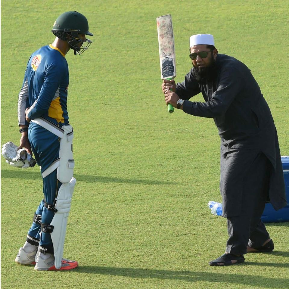 Pakistan chief selector Inzamam-ul-Haq gives training tips