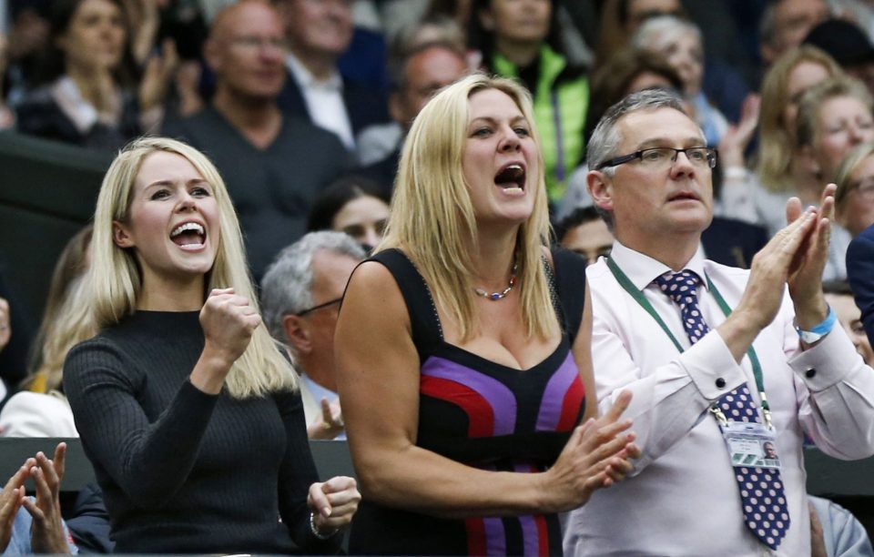  Jennifer Bate enjoys seeing boyfriend Marcus Willis fight back in the third set