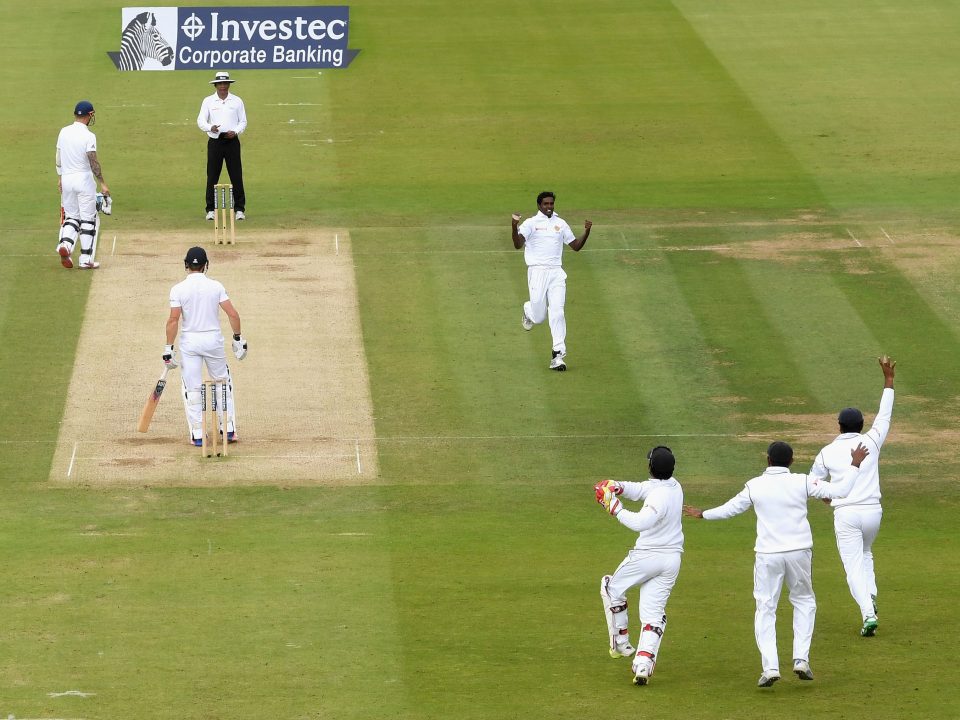 Shaminda Eranga celebrates dismissing out-of-form Nick Compton on day three