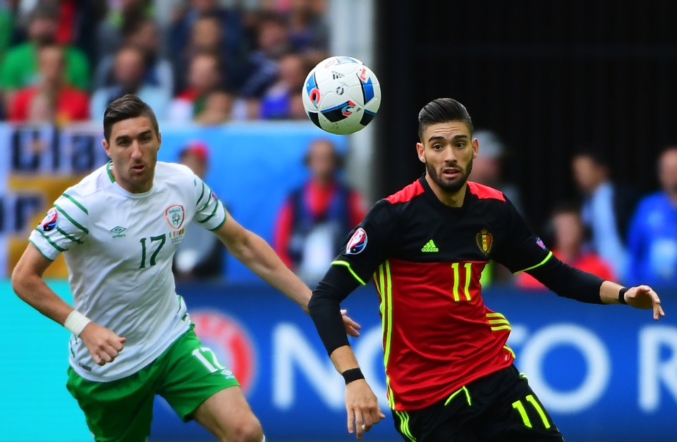 Belgium's forward Yannick Ferreira-Carrasco (R) challenges Ireland's defender Stephen Ward during the Euro 2016 group E football match between Belgium and Ireland at the Matmut Atlantique stadium in Bordeaux on June 18, 2016. / AFP / EMMANUEL DUNAND (Photo credit should read EMMANUEL DUNAND/AFP/Getty Images)