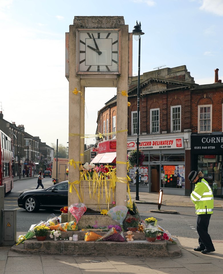 The public memorial to Alice Gross when police found her body in 2014