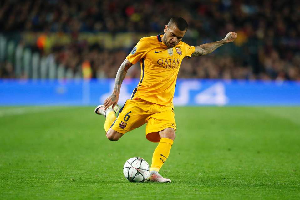 Dani Alves is nearing a switch from Barcelona to Juventus and would replace Stephan Lichtsteiner