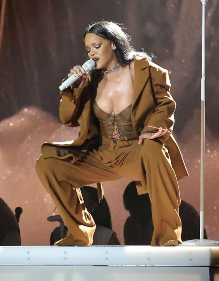  Rihanna failed to fill out the arena on the last leg of her ANTI world tour