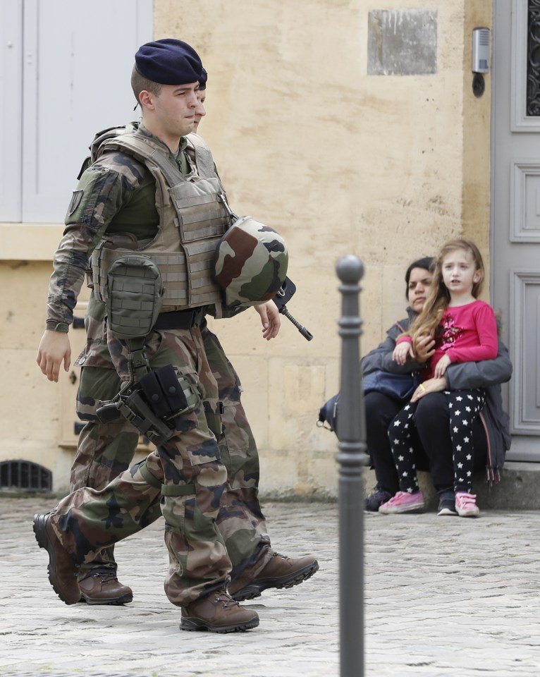  Armed forces will guard the Chantilly hotelround the clock to ensure safety