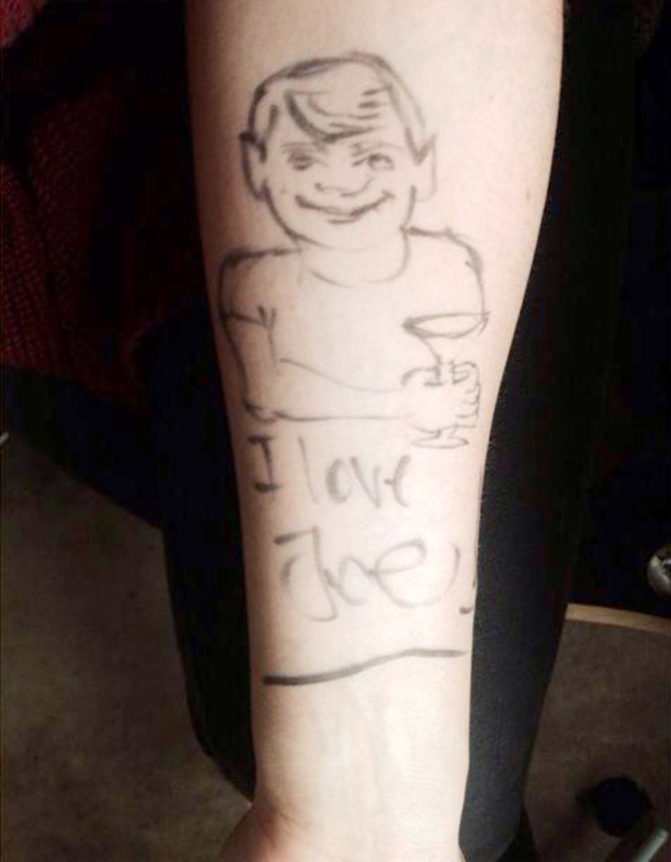  The loved-up pair drew romantic messages on Maddy's arm