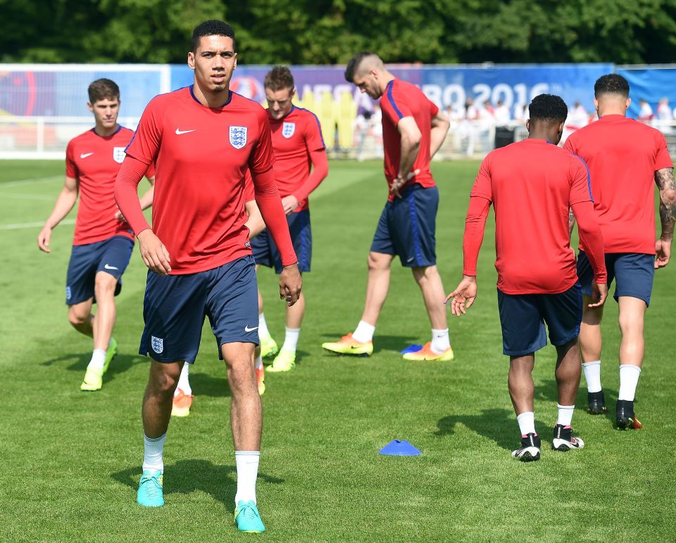  Chris Smalling takes part in an England training drill at their base