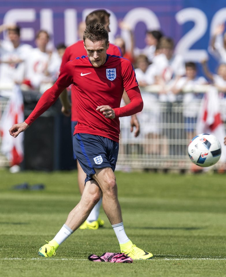 Arsenal target Jamie Vardy takes part in a training drill