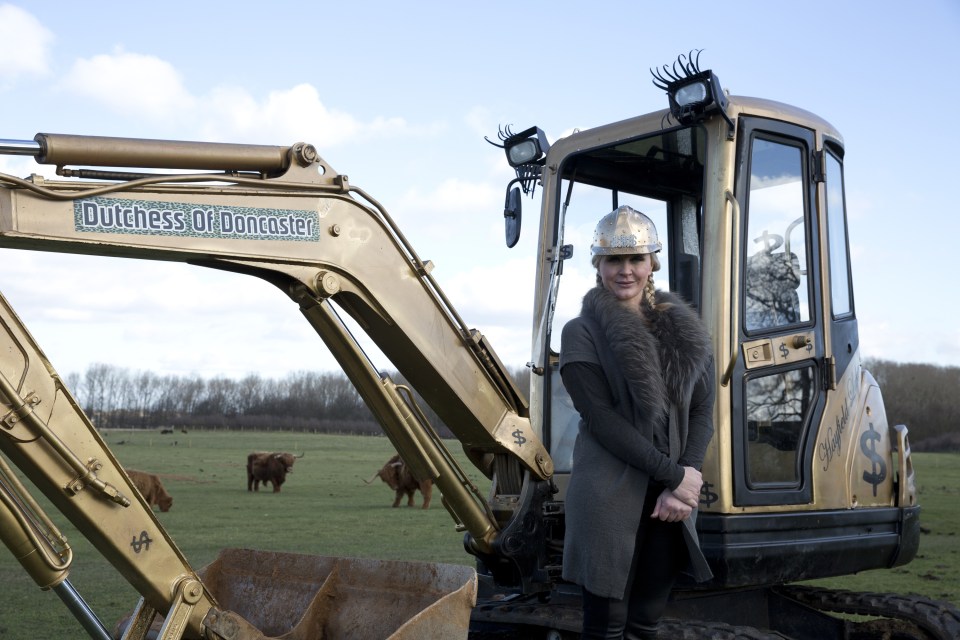  Noelie even owns a golden digger emblazoned with her nickname