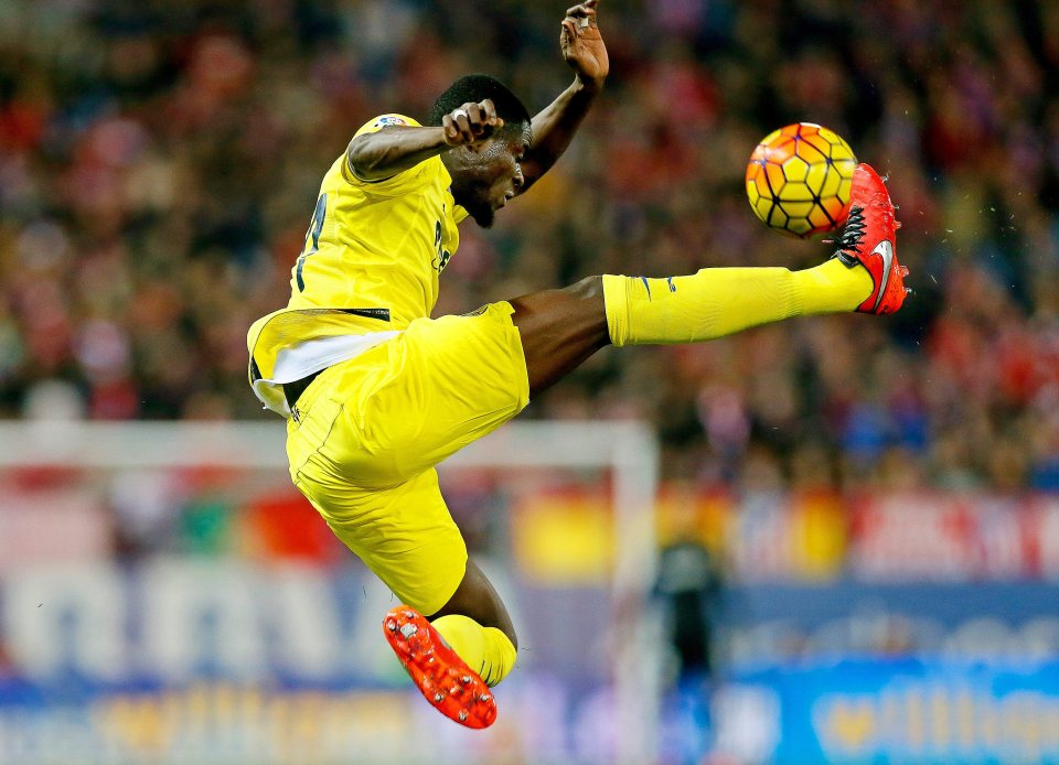 Eric Bailly in action for Villarreal 