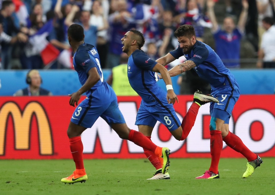  French players swarm Payet after his winner