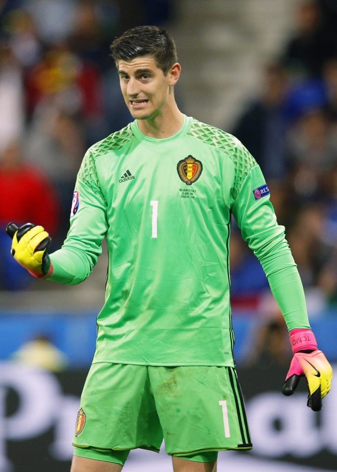 Thibaut Courtois has been linked with real Madrid but is expected to stay at Chelsea