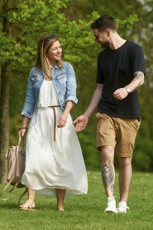 The two stroll along Regent's Park after enjoying a boat ride