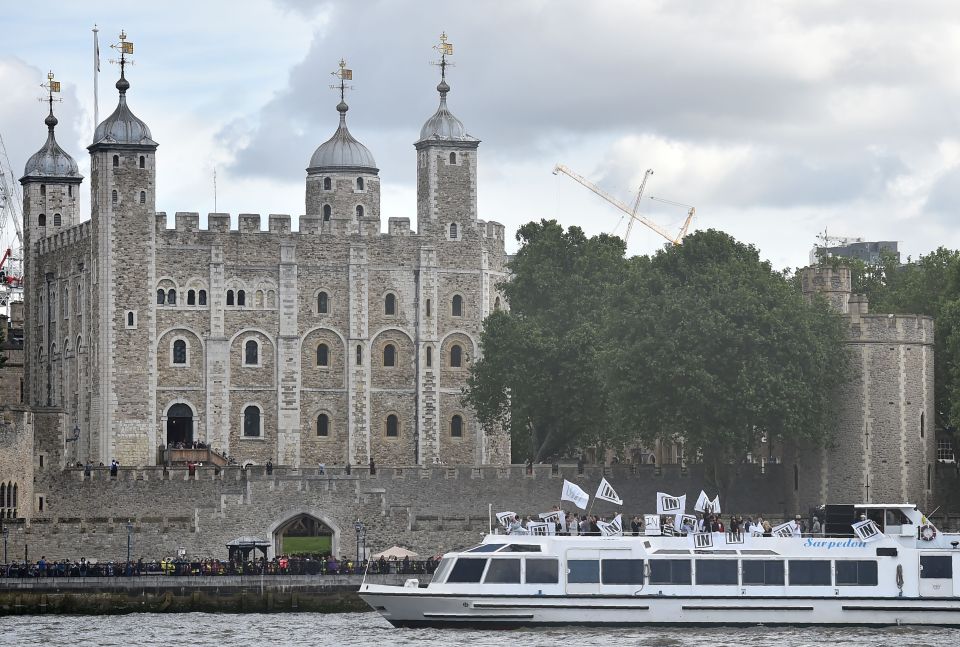 Brexit flotilla Farage Geldof