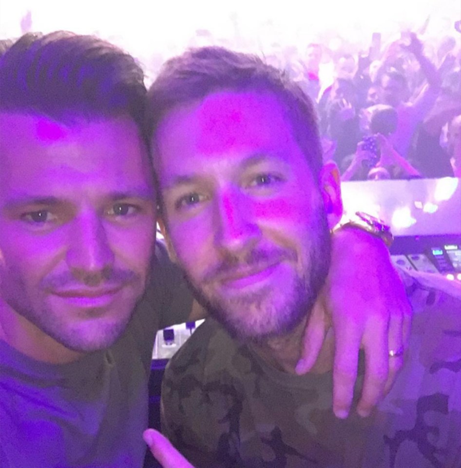  Mark Wright poses for a picture with Calvin Harris during his trip to Las Vegas.