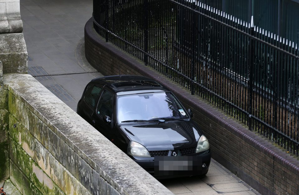  The car was abandoned on the narrow Thames Path at around 9am this morning