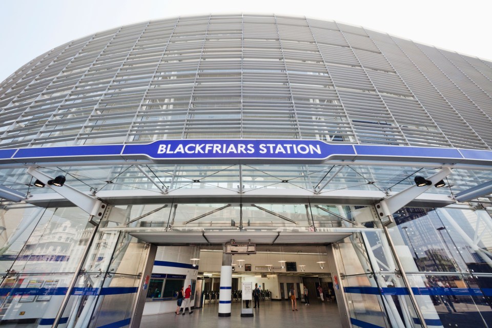  The Underground and railway station has been shut down by cops