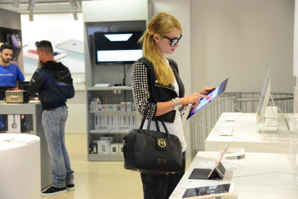 She was looking at tech products in the Apple store